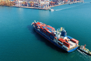 20250901_1941_Busy Harbor Scene_simple_compose_01k430qe3bfw0sbfq2jvkpe8vq